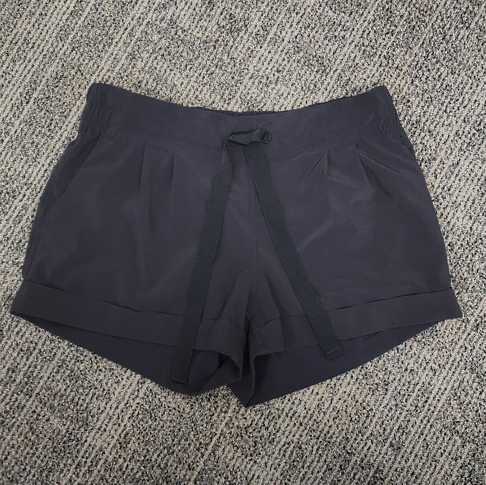 Lululemon Cuffed Shorts - Size 8